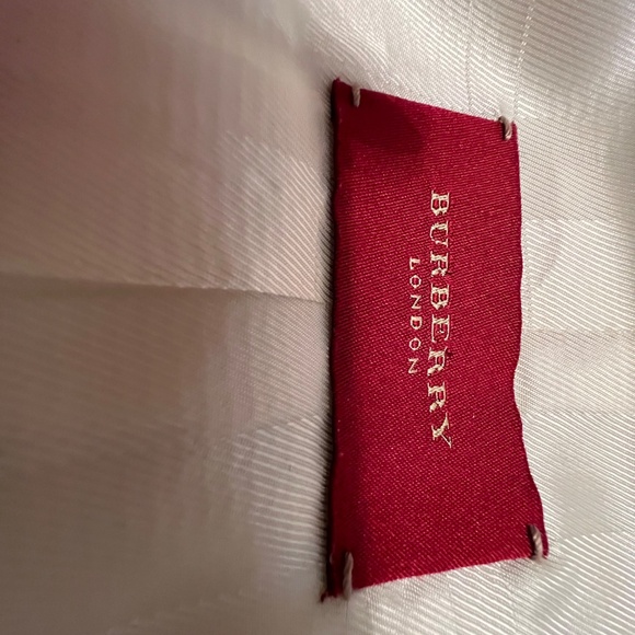 Burberry cream colour suit - Picture 2 of 6